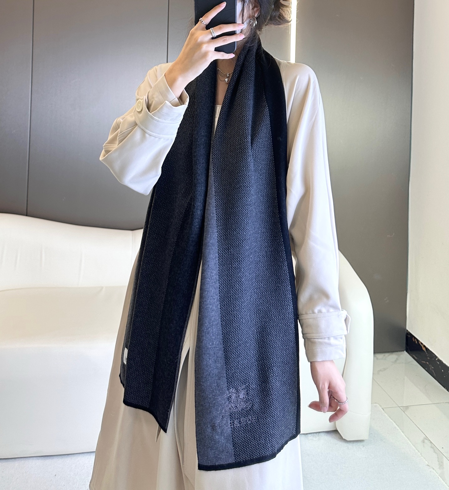新款到！Burberry爆款上新 高端男士围巾👍【经典战马格纹】独家牛货🐂  具有超高羊绒品质才会被此品牌青睐‼️这种精