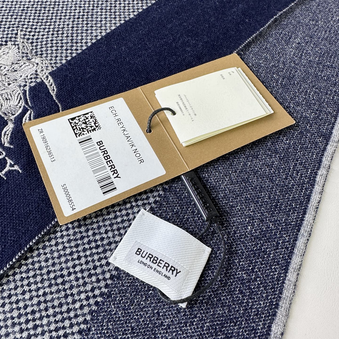 新款到！Burberry爆款上新 高端男士围巾👍【经典战马格纹】独家牛货🐂  具有超高羊绒品质才会被此品牌青睐‼️这种精