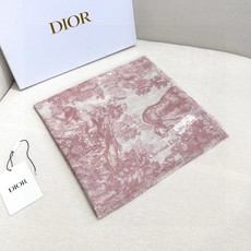 Dior新款伊如动物丛林丝羊绒围巾长款披肩!纯粹的高级和时髦感!太有品味了!!】好看死了,质感有腔调!!Dior招牌的动 Dior新款伊如动物丛林丝羊绒围巾长款披肩!纯粹的高级和时髦感!太有品味了!!】好看死了,质感有腔调!!Dior招牌的动