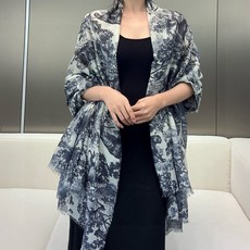 Dior新款伊如动物丛林丝羊绒围巾长款披肩!纯粹的高级和时髦感!太有品味了!!】好看死了,质感有腔调!!Dior招牌的动 Dior新款伊如动物丛林丝羊绒围巾长款披肩!纯粹的高级和时髦感!太有品味了!!】好看死了,质感有腔调!!Dior招牌的动