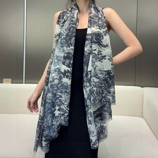 Dior新款伊如动物丛林丝羊绒围巾长款披肩!纯粹的高级和时髦感!太有品味了!!】好看死了,质感有腔调!!Dior招牌的动 Dior新款伊如动物丛林丝羊绒围巾长款披肩!纯粹的高级和时髦感!太有品味了!!】好看死了,质感有腔调!!Dior招牌的动