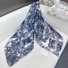 Dior新款伊如动物丛林丝羊绒围巾长款披肩!纯粹的高级和时髦感!太有品味了!!】好看死了,质感有腔调!!Dior招牌的动 Dior新款伊如动物丛林丝羊绒围巾长款披肩!纯粹的高级和时髦感!太有品味了!!】好看死了,质感有腔调!!Dior招牌的动