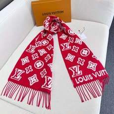 最新爆款到啦LV 3D 围巾为柔软毛绒混纺织入 Monogram 图案,再以撞色羊毛皮演绎瞩目 3D 效果。剪花工艺令两 最新爆款到啦LV 3D 围巾为柔软毛绒混纺织入 Monogram 图案,再以撞色羊毛皮演绎瞩目 3D 效果。剪花工艺令两