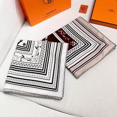H家秋冬抢先 上新 亚马逊的庆典💞【双面同色丝毛方巾】手工卷边山羊绒和真丝混纺披肩(70%山羊绒,30%桑蚕丝) 这款披 H家秋冬抢先 上新 亚马逊的庆典💞【双面同色丝毛方巾】手工卷边山羊绒和真丝混纺披肩(70%山羊绒,30%桑蚕丝) 这款披