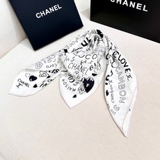 撒狗粮系列!!Love,真情永在! 🖤一条印有chanel小姐的爱物与品牌的字母Logo交织图案巧妙搭配,爱藏于深处,尽 撒狗粮系列!!Love,真情永在! 🖤一条印有chanel小姐的爱物与品牌的字母Logo交织图案巧妙搭配,爱藏于深处,尽