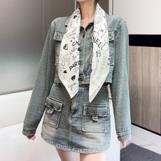 撒狗粮系列!!Love,真情永在! 🖤一条印有chanel小姐的爱物与品牌的字母Logo交织图案巧妙搭配,爱藏于深处,尽 撒狗粮系列!!Love,真情永在! 🖤一条印有chanel小姐的爱物与品牌的字母Logo交织图案巧妙搭配,爱藏于深处,尽
