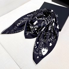 撒狗粮系列!!Love,真情永在! 🖤一条印有chanel小姐的爱物与品牌的字母Logo交织图案巧妙搭配,爱藏于深处,尽 撒狗粮系列!!Love,真情永在! 🖤一条印有chanel小姐的爱物与品牌的字母Logo交织图案巧妙搭配,爱藏于深处,尽