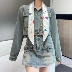 撒狗粮系列!!Love,真情永在! 🖤一条印有chanel小姐的爱物与品牌的字母Logo交织图案巧妙搭配,爱藏于深处,尽 撒狗粮系列!!Love,真情永在! 🖤一条印有chanel小姐的爱物与品牌的字母Logo交织图案巧妙搭配,爱藏于深处,尽