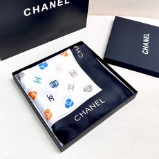 ✨✨CHAMEL【小香蝴蝶结90】真丝方巾‼️抢‼️VIP推荐 ‼️👍下手一定要快【高端 大爱❤️女人尤物 货极少 ✨✨CHAMEL【小香蝴蝶结90】真丝方巾‼️抢‼️VIP推荐 ‼️👍下手一定要快【高端 大爱❤️女人尤物 货极少