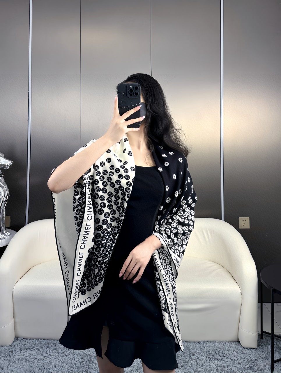 专柜同步上新𝐂𝐡𝐚𝐧𝐞𝐥 •  ℕ𝕖𝕨《元气泡泡》 【双面同色】 Size：140*140cm 70%➕30%手工卷边 