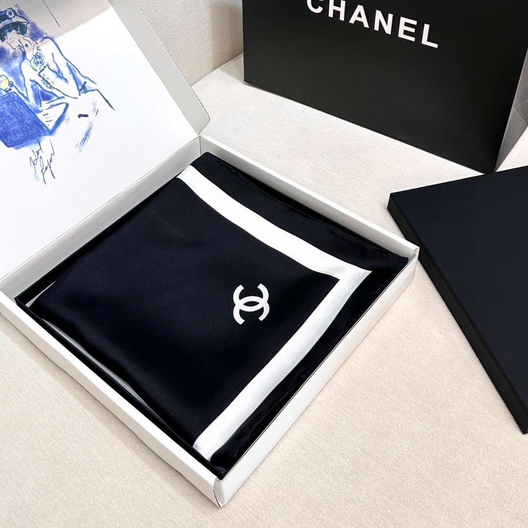 18姆米双面  太！好！看！无法被低估的灵魂简约，  Chanel 24K cc最🆕最简约的真丝方巾， Jennie同款