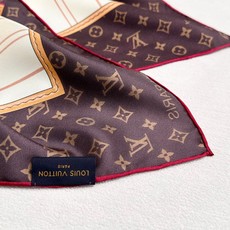 Louis Vuitton 90 方巾 面料为最顶级18姆米桑蚕丝 手感柔软丝滑 绝对独一无二❗双面同色,金字塔尖的数码 Louis Vuitton 90 方巾 面料为最顶级18姆米桑蚕丝 手感柔软丝滑 绝对独一无二❗双面同色,金字塔尖的数码