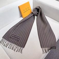 本款My Neverfull围巾为柔暖毛绒混纺铺陈经典Monogram 图案和路易威登成衣系列的Neverfull条纹, 本款My Neverfull围巾为柔暖毛绒混纺铺陈经典Monogram 图案和路易威登成衣系列的Neverfull条纹,