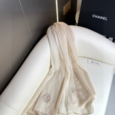 CHANEL2026新款到,重点推荐!!!高级舒适时髦气质。香奈儿这款触动内心的柔美围巾,无法模仿的颜色和气质!!!围巾 CHANEL2026新款到,重点推荐!!!高级舒适时髦气质。香奈儿这款触动内心的柔美围巾,无法模仿的颜色和气质!!!围巾