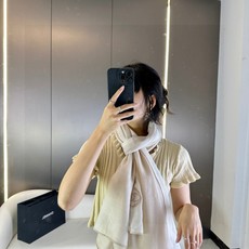 CHANEL2026新款到,重点推荐!!!高级舒适时髦气质。香奈儿这款触动内心的柔美围巾,无法模仿的颜色和气质!!!围巾 CHANEL2026新款到,重点推荐!!!高级舒适时髦气质。香奈儿这款触动内心的柔美围巾,无法模仿的颜色和气质!!!围巾