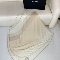 CHANEL2026新款到,重点推荐!!!高级舒适时髦气质。香奈儿这款触动内心的柔美围巾,无法模仿的颜色和气质!!!围巾 CHANEL2026新款到,重点推荐!!!高级舒适时髦气质。香奈儿这款触动内心的柔美围巾,无法模仿的颜色和气质!!!围巾