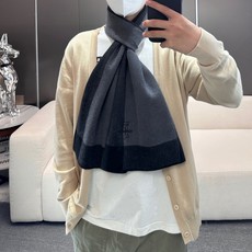Burberry爆款上新 高端男士围巾👍【TB羊绒格纹】独家牛货🐂 奢华尽在尺寸之间,高端品质‼️具有超高羊绒品质才会 Burberry爆款上新 高端男士围巾👍【TB羊绒格纹】独家牛货🐂 奢华尽在尺寸之间,高端品质‼️具有超高羊绒品质才会