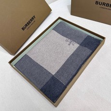Burberry爆款上新 高端男士围巾👍【TB羊绒格纹】独家牛货🐂 奢华尽在尺寸之间,高端品质‼️具有超高羊绒品质才会 Burberry爆款上新 高端男士围巾👍【TB羊绒格纹】独家牛货🐂 奢华尽在尺寸之间,高端品质‼️具有超高羊绒品质才会