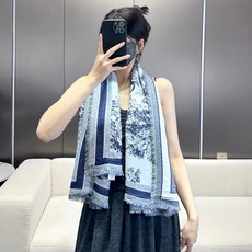 ▪️气质出众的不得了!Dior的稀有限量设计】这款属于我声嘶力竭推荐新朋友老朋友都要收,高级的特殊面料质感和超赞的Dio ▪️气质出众的不得了!Dior的稀有限量设计】这款属于我声嘶力竭推荐新朋友老朋友都要收,高级的特殊面料质感和超赞的Dio