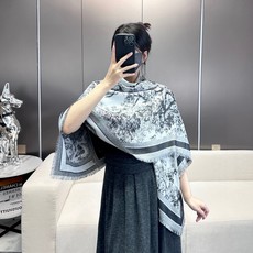 ▪️气质出众的不得了!Dior的稀有限量设计】这款属于我声嘶力竭推荐新朋友老朋友都要收,高级的特殊面料质感和超赞的Dio ▪️气质出众的不得了!Dior的稀有限量设计】这款属于我声嘶力竭推荐新朋友老朋友都要收,高级的特殊面料质感和超赞的Dio