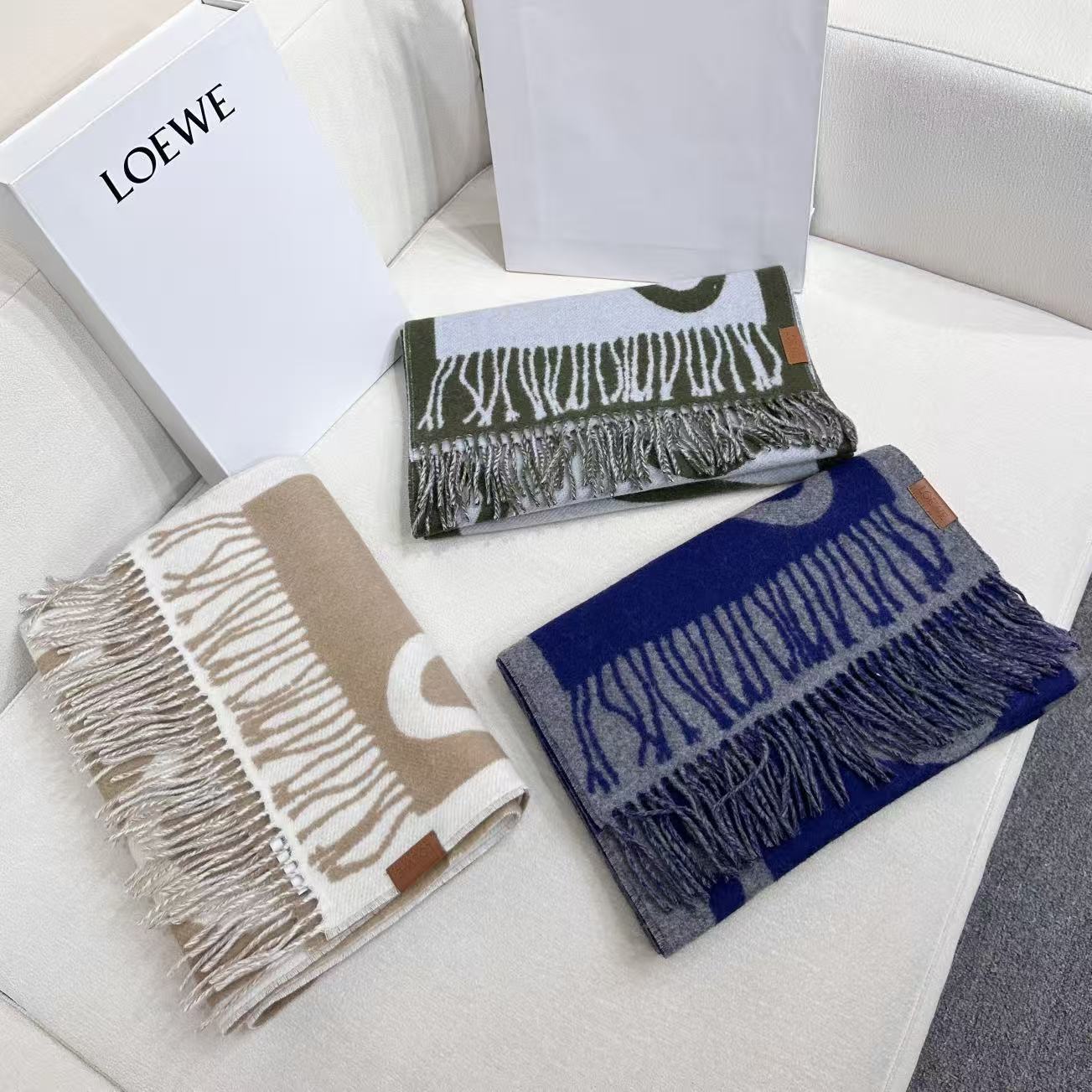 ❤️上新！Loewe新品❗️罗意威很幸運拿到這個品牌的東西，真的不多見，很少在國內做訂單，款式真的少的可怜❗️❗️❗️羅