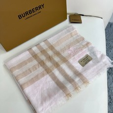 2024爆款巴宝利 🧣万众瞩目战马绣标经典版到货🎆最优质的年轻设计师推出的最新概念👓搭配调色纱染再色织🎉交织在一起形成新 2024爆款巴宝利 🧣万众瞩目战马绣标经典版到货🎆最优质的年轻设计师推出的最新概念👓搭配调色纱染再色织🎉交织在一起形成新