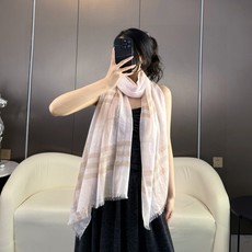 2024爆款巴宝利 🧣万众瞩目战马绣标经典版到货🎆最优质的年轻设计师推出的最新概念👓搭配调色纱染再色织🎉交织在一起形成新 2024爆款巴宝利 🧣万众瞩目战马绣标经典版到货🎆最优质的年轻设计师推出的最新概念👓搭配调色纱染再色织🎉交织在一起形成新