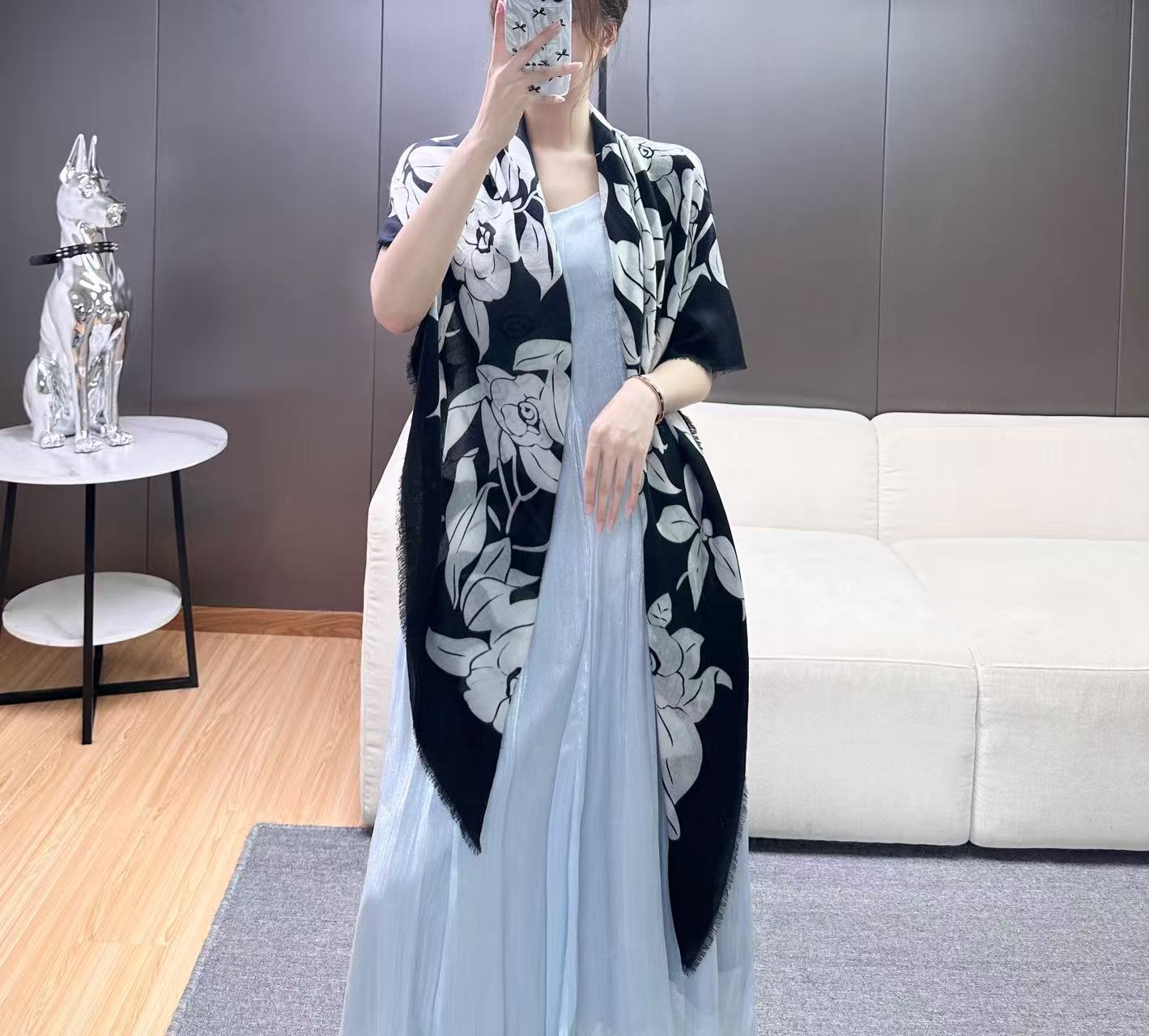 🆕 ❤26年秋冬新款上新🌈 原版品质~~ 香奶奶专柜款~就是告诉大家这款必须收~🆕❤️ 新款方羊绒😍专柜同步🌈✨这个s 🆕 ❤26年秋冬新款上新🌈 原版品质~~ 香奶奶专柜款~就是告诉大家这款必须收~🆕❤️ 新款方羊绒😍专柜同步🌈✨这个s