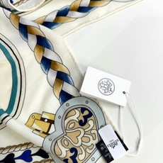 🆕 2024年专柜同步 Hermes【双面同色 顶级丝绒方巾140推荐💕顶级工艺超值‼️爱马仕专柜爆款🎁🎁羊绒方巾💟 🆕 2024年专柜同步 Hermes【双面同色 顶级丝绒方巾140推荐💕顶级工艺超值‼️爱马仕专柜爆款🎁🎁羊绒方巾💟