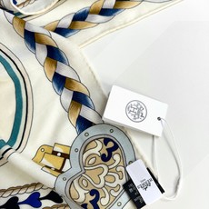 🆕 2024年专柜同步 Hermes【双面同色 顶级丝绒方巾140推荐💕顶级工艺超值‼️爱马仕专柜爆款🎁🎁羊绒方巾💟立 🆕 2024年专柜同步 Hermes【双面同色 顶级丝绒方巾140推荐💕顶级工艺超值‼️爱马仕专柜爆款🎁🎁羊绒方巾💟立