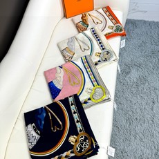 🆕 2024年专柜同步 Hermes【双面同色 顶级丝绒方巾140推荐💕顶级工艺超值‼️爱马仕专柜爆款🎁🎁羊绒方巾💟 🆕 2024年专柜同步 Hermes【双面同色 顶级丝绒方巾140推荐💕顶级工艺超值‼️爱马仕专柜爆款🎁🎁羊绒方巾💟