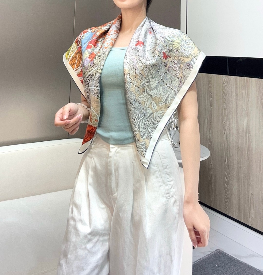 🆕 。重磅推荐的爱马仕丝巾《回归自然》90方巾 18mm顶级真丝 双面同色印花方巾 Retour a la Nature 🆕 。重磅推荐的爱马仕丝巾《回归自然》90方巾 18mm顶级真丝 双面同色印花方巾 Retour a la Nature