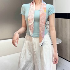 🆕 。重磅推荐的爱马仕丝巾《回归自然》90方巾 18mm顶级真丝 双面同色印花方巾 Retour a la Nature 🆕 。重磅推荐的爱马仕丝巾《回归自然》90方巾 18mm顶级真丝 双面同色印花方巾 Retour a la Nature