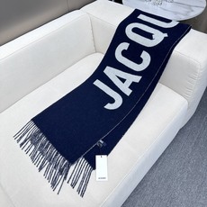 🆕 ✨Jacquemus 双面围巾❗今年真的被疯狂种草 今年冬天就非宠这条 好看的要疯掉了,太有型太有魅力了❗❗非常斯 🆕 ✨Jacquemus 双面围巾❗今年真的被疯狂种草 今年冬天就非宠这条 好看的要疯掉了,太有型太有魅力了❗❗非常斯