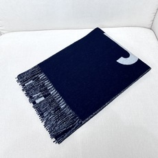 🆕 ✨Jacquemus 双面围巾❗今年真的被疯狂种草 今年冬天就非宠这条 好看的要疯掉了,太有型太有魅力了❗❗非常斯 🆕 ✨Jacquemus 双面围巾❗今年真的被疯狂种草 今年冬天就非宠这条 好看的要疯掉了,太有型太有魅力了❗❗非常斯