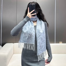 🆕 上新!2024秋冬爱㐷士男女同款,同步专柜,高端羊绒围巾! 可正式,可随意,非常Classical的设计。这款织 🆕 上新!2024秋冬爱㐷士男女同款,同步专柜,高端羊绒围巾! 可正式,可随意,非常Classical的设计。这款织