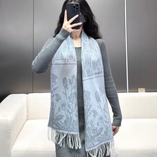 🆕 上新!2024秋冬爱㐷士男女同款,同步专柜,高端羊绒围巾! 可正式,可随意,非常Classical的设计。这款织 🆕 上新!2024秋冬爱㐷士男女同款,同步专柜,高端羊绒围巾! 可正式,可随意,非常Classical的设计。这款织