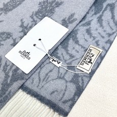 🆕 上新!2024秋冬爱㐷士男女同款,同步专柜,高端羊绒围巾! 可正式,可随意,非常Classical的设计。这款织 🆕 上新!2024秋冬爱㐷士男女同款,同步专柜,高端羊绒围巾! 可正式,可随意,非常Classical的设计。这款织