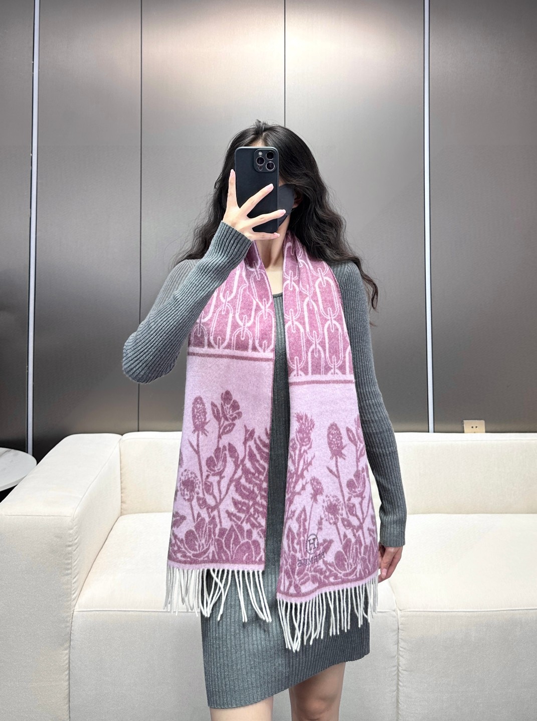 🆕 上新!2024秋冬爱㐷士男女同款,同步专柜,高端羊绒围巾! 可正式,可随意,非常Classical的设计。这款织 🆕 上新!2024秋冬爱㐷士男女同款,同步专柜,高端羊绒围巾! 可正式,可随意,非常Classical的设计。这款织