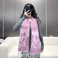 🆕 上新!2024秋冬爱㐷士男女同款,同步专柜,高端羊绒围巾! 可正式,可随意,非常Classical的设计。这款织 🆕 上新!2024秋冬爱㐷士男女同款,同步专柜,高端羊绒围巾! 可正式,可随意,非常Classical的设计。这款织