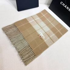 🆕 2025新款小香到货,双面羊绒围巾!香奈儿经典简约双c标志,非常有格调的设计!180*30cm,羊绒混羊毛!是高雅 🆕 2025新款小香到货,双面羊绒围巾!香奈儿经典简约双c标志,非常有格调的设计!180*30cm,羊绒混羊毛!是高雅