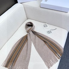 🆕 上新!2024年男女同款,百分百纯羊绒 LOEWE(罗意微)同步专柜,高端羊绒针织围巾!】可正式,可随意,非常 🆕 上新!2024年男女同款,百分百纯羊绒 LOEWE(罗意微)同步专柜,高端羊绒针织围巾!】可正式,可随意,非常