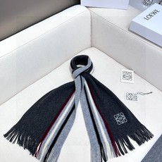 🆕 上新!2024年男女同款,百分百纯羊绒 LOEWE(罗意微)同步专柜,高端羊绒针织围巾!】可正式,可随意,非常 🆕 上新!2024年男女同款,百分百纯羊绒 LOEWE(罗意微)同步专柜,高端羊绒针织围巾!】可正式,可随意,非常