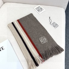 🆕 上新!2024年男女同款,百分百纯羊绒 LOEWE(罗意微)同步专柜,高端羊绒针织围巾!】可正式,可随意,非常 🆕 上新!2024年男女同款,百分百纯羊绒 LOEWE(罗意微)同步专柜,高端羊绒针织围巾!】可正式,可随意,非常