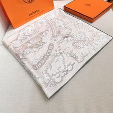 🆕 “正在接通中”90方巾 【18mm顶级真丝双面同色印花】手工卷边斜纹真丝方巾(100%桑蚕丝)。 这款爱马仕的经 🆕 “正在接通中”90方巾 【18mm顶级真丝双面同色印花】手工卷边斜纹真丝方巾(100%桑蚕丝)。 这款爱马仕的经