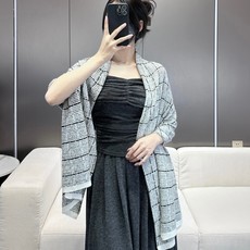 🆕 ✨VI🆕 P限量版👑💙顶级旷世绝美小香【双C披肩】顶级高端货👼【绝对值得珍藏👍】👏香奈儿绝美百搭款💋有钱都很难订 🆕 ✨VI🆕 P限量版👑💙顶级旷世绝美小香【双C披肩】顶级高端货👼【绝对值得珍藏👍】👏香奈儿绝美百搭款💋有钱都很难订