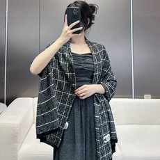 🆕 ✨VI🆕 P限量版👑💙顶级旷世绝美小香【双C披肩】顶级高端货👼【绝对值得珍藏👍】👏香奈儿绝美百搭款💋有钱都很难订 🆕 ✨VI🆕 P限量版👑💙顶级旷世绝美小香【双C披肩】顶级高端货👼【绝对值得珍藏👍】👏香奈儿绝美百搭款💋有钱都很难订