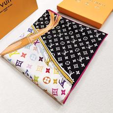🆕 LV X TM MONOGRAM MULTICOLOR COLLECTOR SQUARE 140丝毛双面披肩 路 🆕 LV X TM MONOGRAM MULTICOLOR COLLECTOR SQUARE 140丝毛双面披肩 路