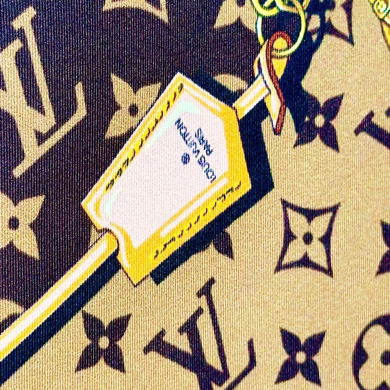 18姆米🆕  二品质到货 品名:   皮带方巾 面料：真丝 尺寸：90*90 颜色：栗色 黑白 粉色 