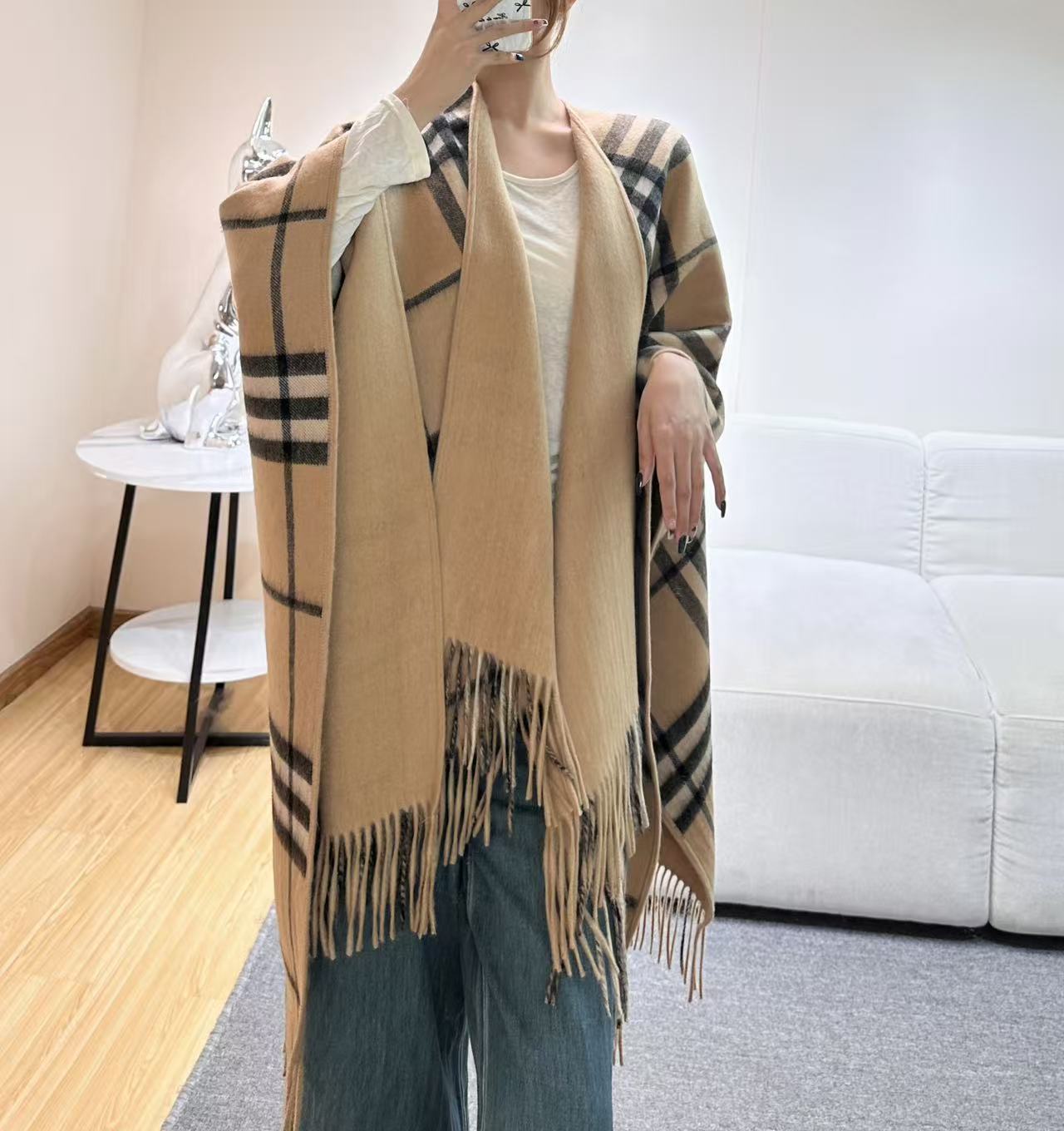 🆕 burberry新款双面格纹斗篷披肩,超级好看的brown,被张婧仪种草的ins风,,这批原单全包.本来订制出口 🆕 burberry新款双面格纹斗篷披肩,超级好看的brown,被张婧仪种草的ins风,,这批原单全包.本来订制出口